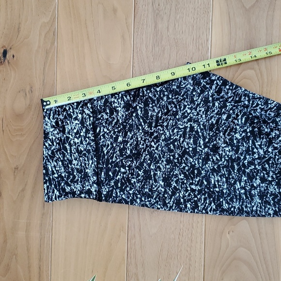 Lululemon Wunder Under Pant III, Size 6 - Picture 14 of 16